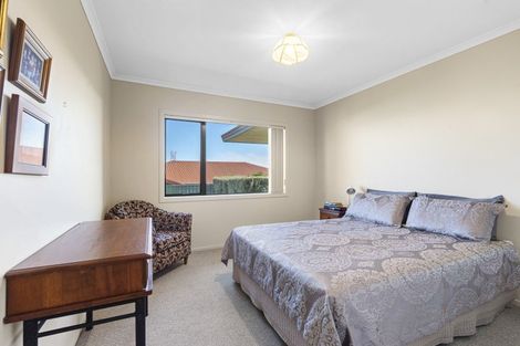 Photo of property in 6 Ash Place, Whalers Gate, New Plymouth, 4310