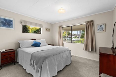 Photo of property in 4 Padfield Place, Havelock North, 4130