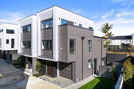 Photo of property in 16d Saltburn Road, Milford, Auckland, 0620