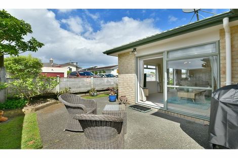 Photo of property in 19 Francis Skinner Place, Orewa, 0931