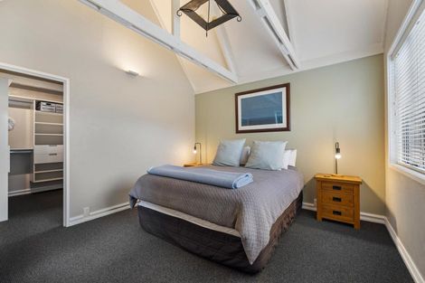 Photo of property in 45 Cedar Drive, Kelvin Heights, Queenstown, 9300