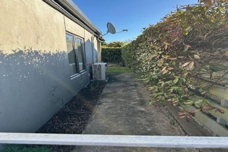 Photo of property in 70 Nimmo Avenue East, Waikanae, 5036