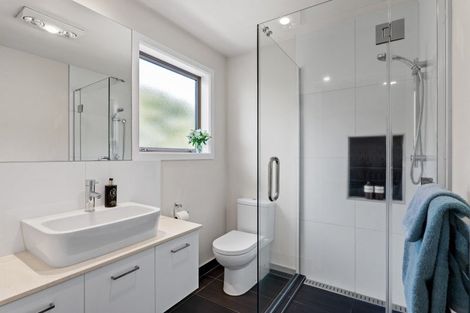 Photo of property in 40 Pitcairn Crescent, Bryndwr, Christchurch, 8053