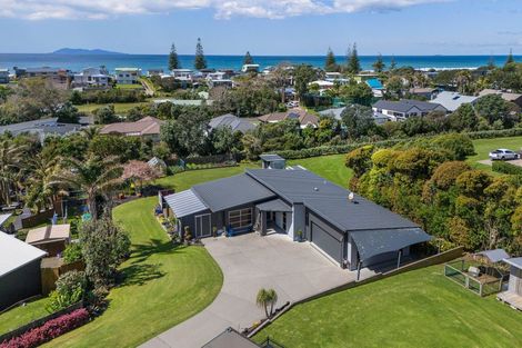 Photo of property in 22 Reo Crescent, Waihi Beach, 3611
