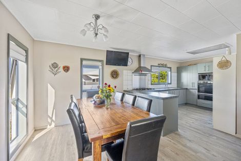 Photo of property in 27 Holyrood Street, Taradale, Napier, 4112