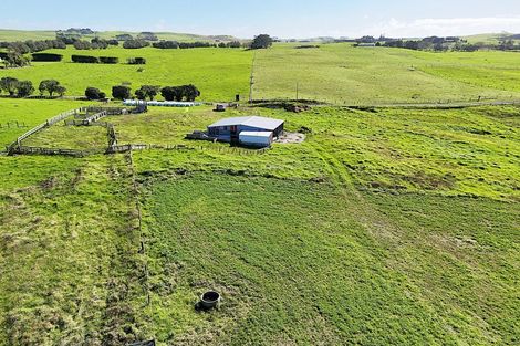 Photo of property in 413a Baylys Coast Road, Dargaville, 0377