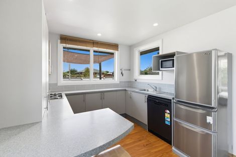 Photo of property in 6 Roswell Place, Islington, Christchurch, 8042