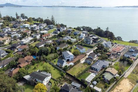 Photo of property in 75 Marine Parade, Mellons Bay, Auckland, 2014