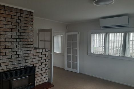 Photo of property in 9 Titirangi Road, New Lynn, Auckland, 0600