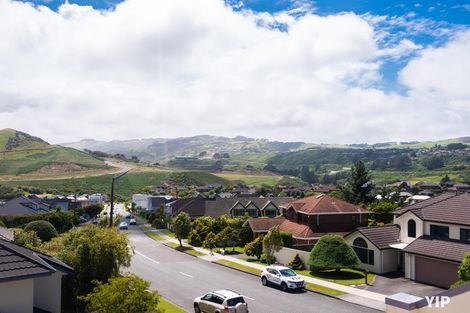 Photo of property in 132 Westchester Drive, Churton Park, Wellington, 6037