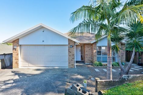 Photo of property in 55 Helleur Road, Massey, Auckland, 0614