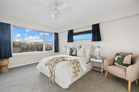 Photo of property in 96 Moncks Spur Road, Redcliffs, Christchurch, 8081