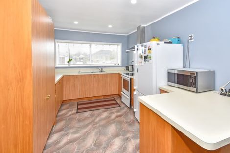 Photo of property in 2/13 Bunnythorpe Road, Papakura, 2110
