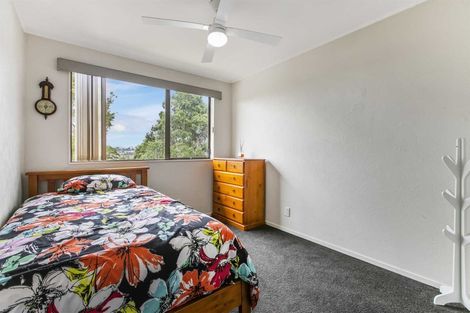 Photo of property in 12 Fitzherbert Avenue, West Harbour, Auckland, 0618