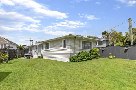 Photo of property in 272 Rangatira Road, Beach Haven, Auckland, 0626