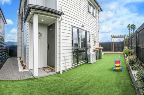 Photo of property in 16 Rosarina Lane, Takanini, 2112