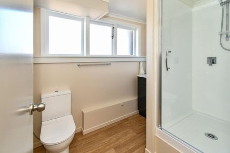Photo of property in 1/72 Clevedon Road, Papakura, 2110