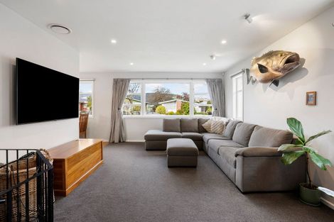 Photo of property in 89 Fraser Crescent, Elderslea, Upper Hutt, 5018