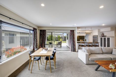 Photo of property in 72 Orotu Drive, Poraiti, Napier, 4112