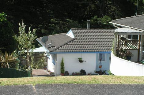 Photo of property in 1/5 Mahuta Grove, Northcote, Auckland, 0627