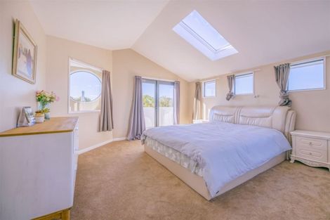 Photo of property in 8 Shirldale Place, Avonhead, Christchurch, 8042