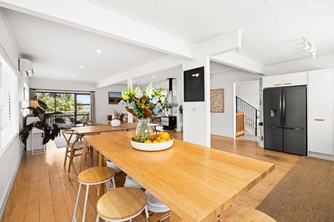 Photo of property in 42 Busby Hill, Havelock North, 4130