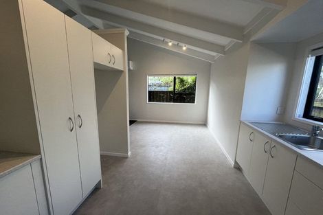 Photo of property in 7 Vera Road, Te Atatu South, Auckland, 0610