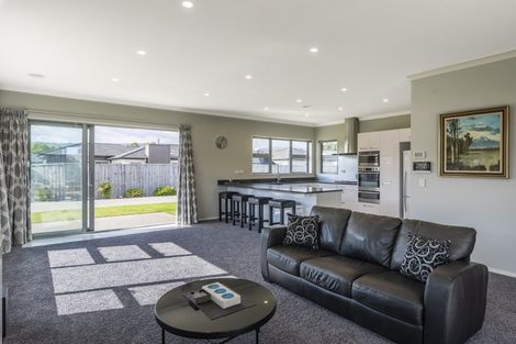 Photo of property in 16 Petrel Close, Paraparaumu Beach, Paraparaumu, 5032