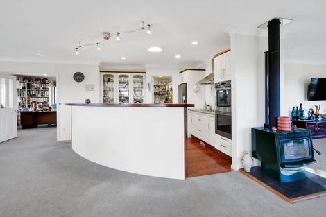 Photo of property in 3 Karina Road, Merrilands, New Plymouth, 4312