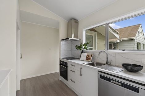 Photo of property in 5/1 Pimento Place, New Lynn, Auckland, 0600