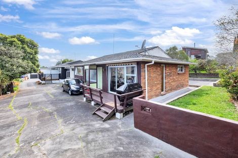 Photo of property in 4202a/2 Great North Road, Glendene, Auckland, 0602