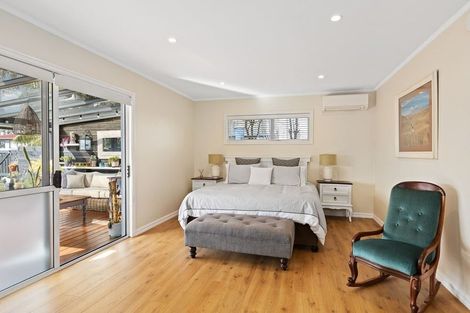 Photo of property in 1/4 Holt Avenue, Torbay, Auckland, 0630