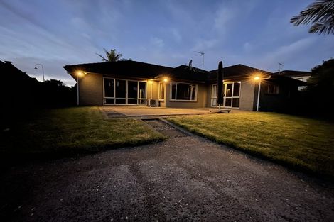 Photo of property in 5 Alvre Place, Flat Bush, Auckland, 2016