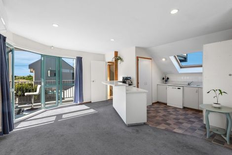 Photo of property in 2/52 Marine Parade, North New Brighton, Christchurch, 8083