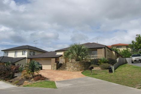 Photo of property in 28 Black Teal Close, Unsworth Heights, Auckland, 0632