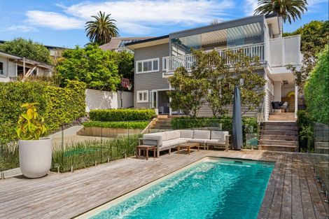 Photo of property in 8 Alfred Street, Northcote Point, Auckland, 0627