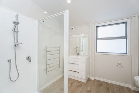 Photo of property in 8 Ngaroma Crescent, Whitianga, 3510