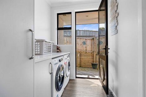 Photo of property in 24 Moira Close, Welcome Bay, Tauranga, 3175