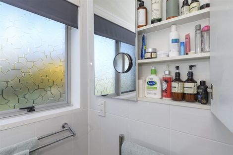 Photo of property in 27 Roys Road, Parkvale, Tauranga, 3112