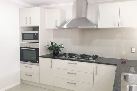 Photo of property in 144 Flat Bush School Road, Flat Bush, Auckland, 2019