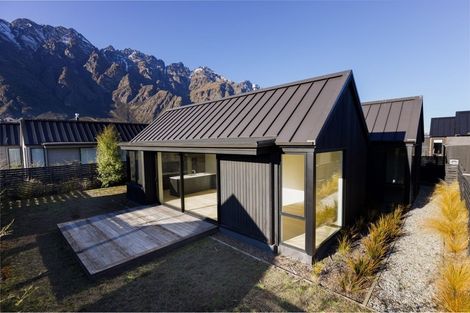 Photo of property in 8 Parera Lane, Jacks Point, Queenstown, 9371