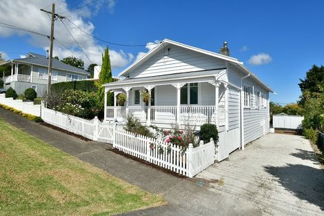 Photo of property in 43 Puriri Street, Helensville, 0800