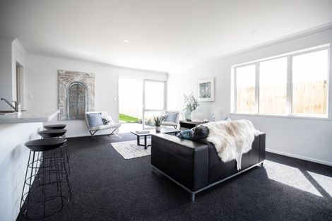 Photo of property in 35 Hayfield Way, Karaka, Papakura, 2113