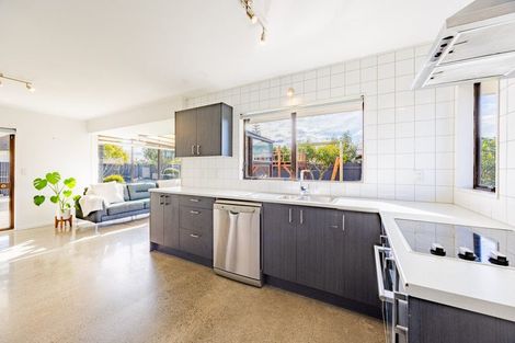 Photo of property in 48 Spriggs Crescent, Greenmeadows, Napier, 4112