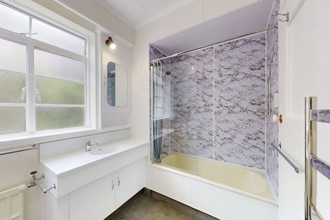 Photo of property in Wharenui Apartments, 274 Oriental Parade, Oriental Bay, Wellington, 6011