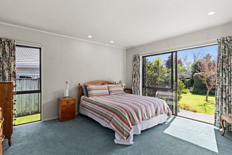 Photo of property in 12 Kingsgate Row, Havelock North, 4130