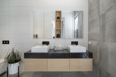 Photo of property in 5 Forest Heights, Wanaka, 9305