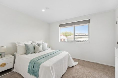 Photo of property in 43 Guadeloupe Crescent, Grenada Village, Wellington, 6037