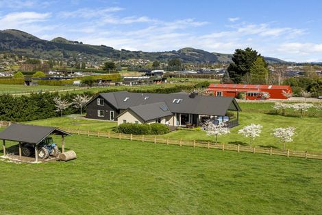 Photo of property in 100 Wingatui Road, Mosgiel, 9024