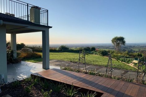 Photo of property in 20 Pineland Drive, Turitea, Palmerston North, 4472